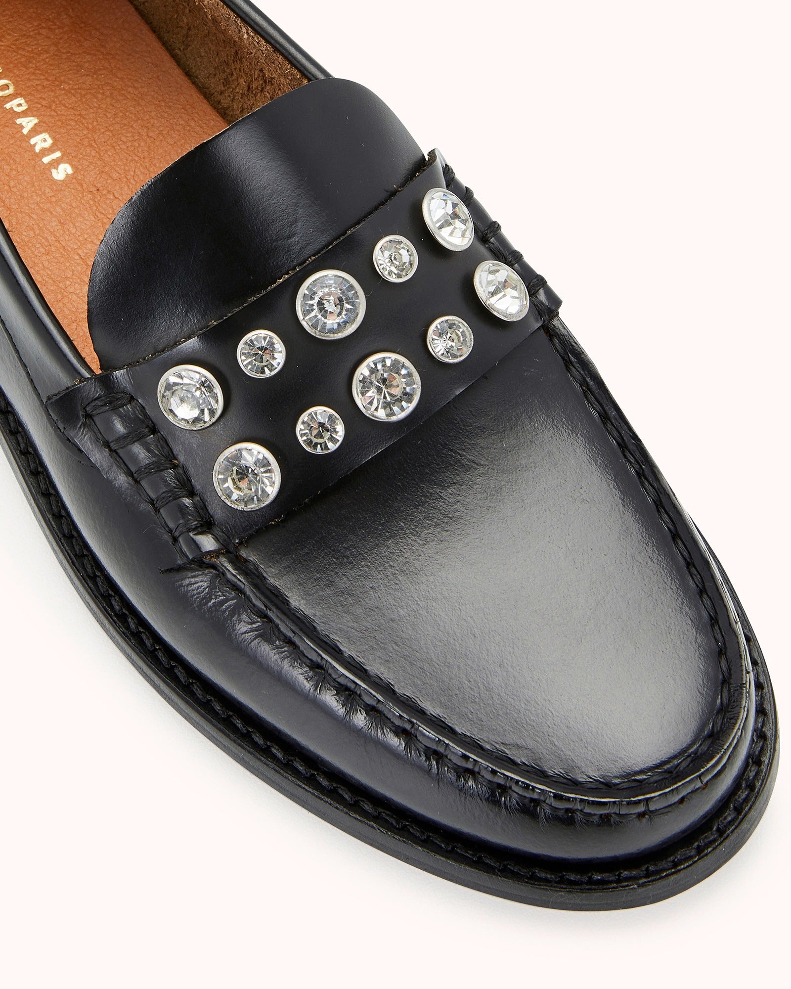 PAULA MOCCASIN – COSMOPARIS